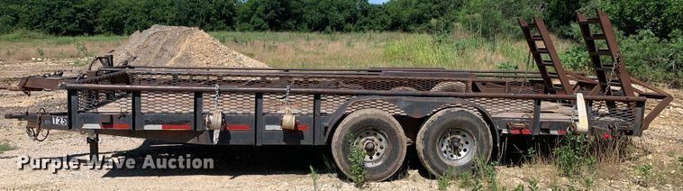 image for item DM7885 2003 Apache utility trailer