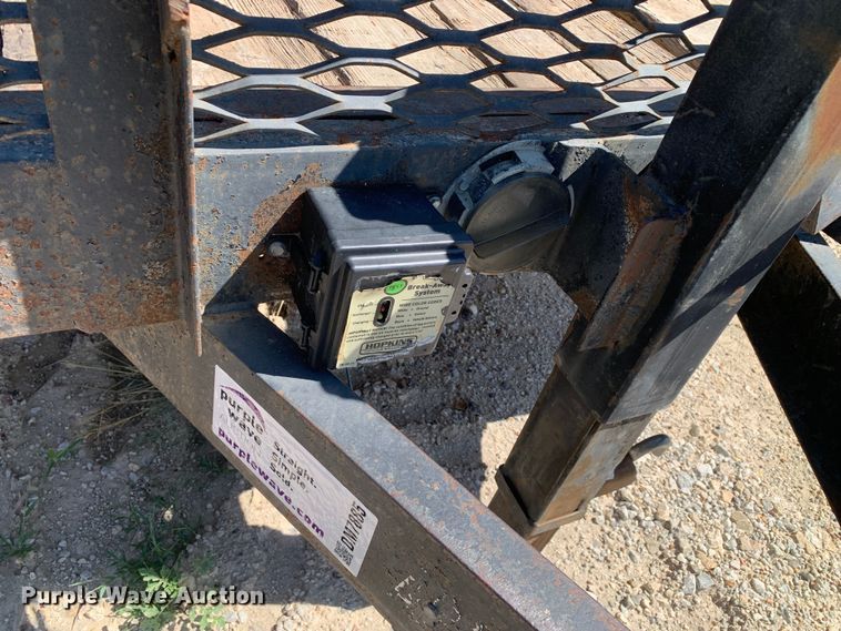 image for item DM7885 2003 Apache utility trailer