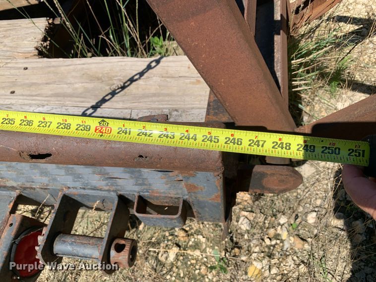 image for item DM7885 2003 Apache utility trailer