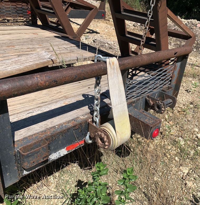 image for item DM7885 2003 Apache utility trailer