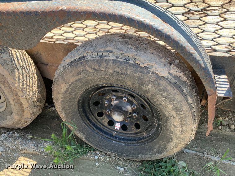 image for item DM7885 2003 Apache utility trailer