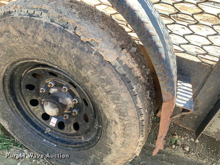 image for item DM7885 2003 Apache utility trailer