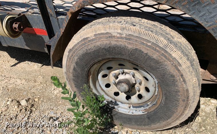 image for item DM7885 2003 Apache utility trailer