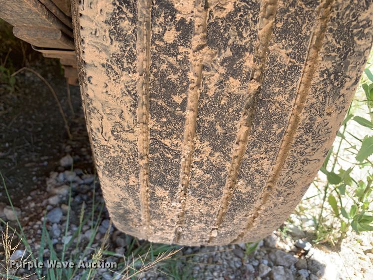 image for item DM7885 2003 Apache utility trailer