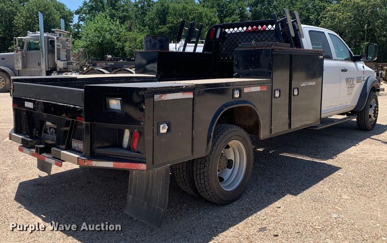 image for item DM7891 2015 Dodge Ram 5500HD Crew Cab flatbed truck