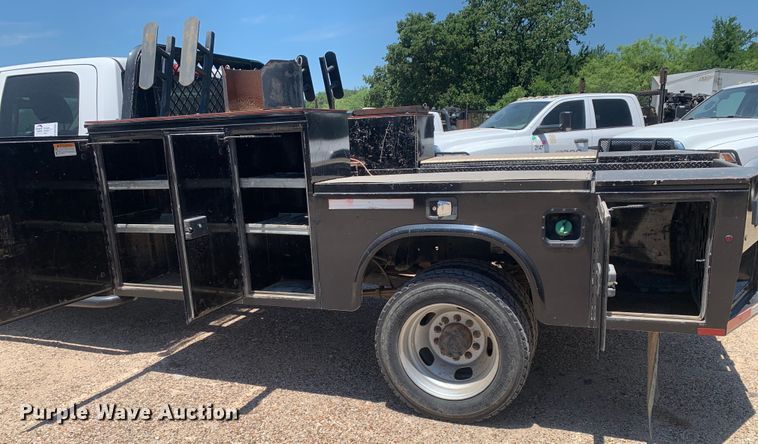 image for item DM7891 2015 Dodge Ram 5500HD Crew Cab flatbed truck