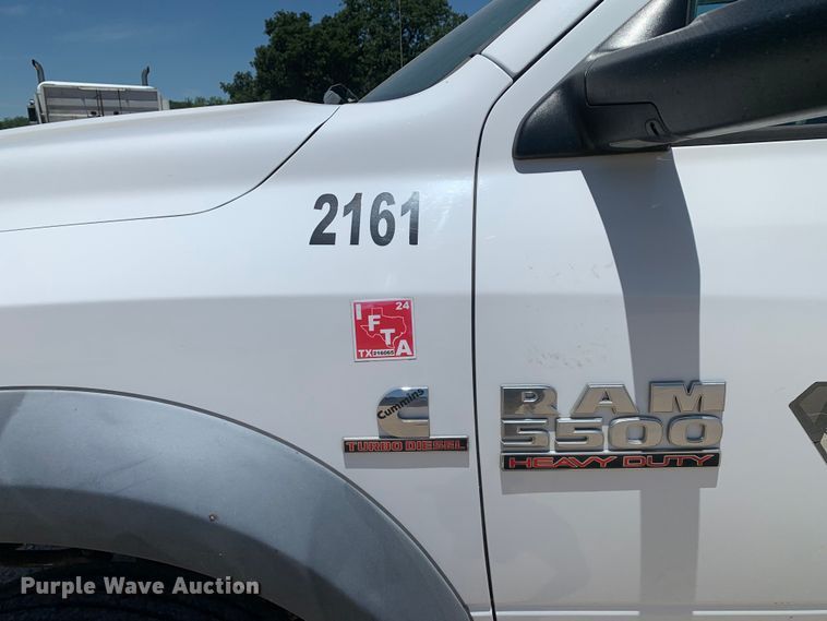 image for item DM7891 2015 Dodge Ram 5500HD Crew Cab flatbed truck