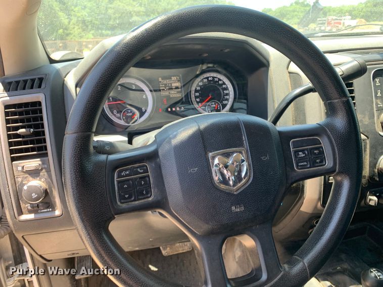 image for item DM7891 2015 Dodge Ram 5500HD Crew Cab flatbed truck