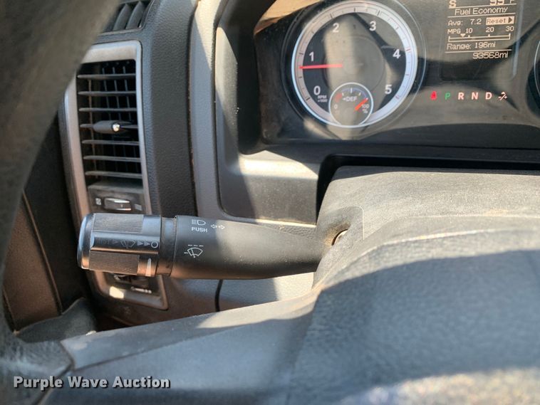 image for item DM7891 2015 Dodge Ram 5500HD Crew Cab flatbed truck