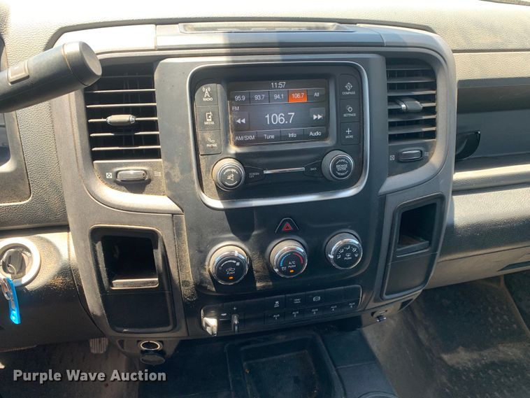 image for item DM7891 2015 Dodge Ram 5500HD Crew Cab flatbed truck