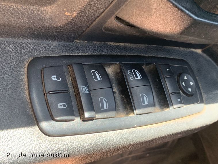 image for item DM7891 2015 Dodge Ram 5500HD Crew Cab flatbed truck