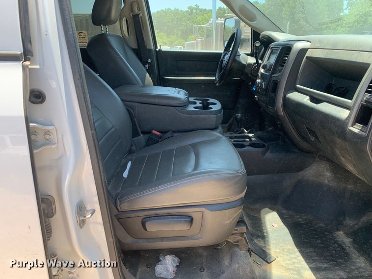 image for item DM7891 2015 Dodge Ram 5500HD Crew Cab flatbed truck