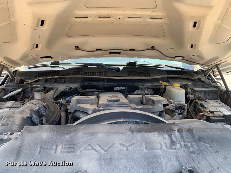 image for item DM7891 2015 Dodge Ram 5500HD Crew Cab flatbed truck