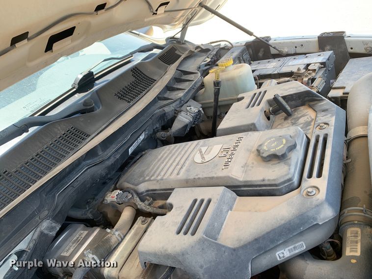 image for item DM7891 2015 Dodge Ram 5500HD Crew Cab flatbed truck