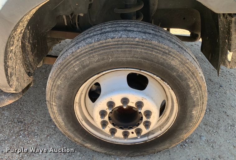 image for item DM7891 2015 Dodge Ram 5500HD Crew Cab flatbed truck