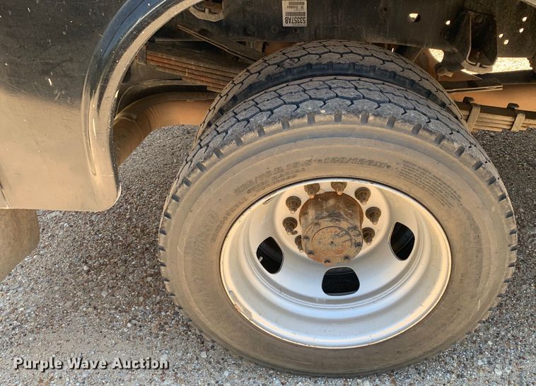 image for item DM7891 2015 Dodge Ram 5500HD Crew Cab flatbed truck