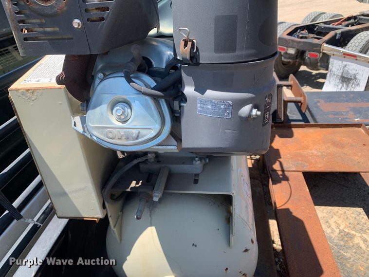 image for item DM7892 2012 Dodge Ram 5500HD Crew Cab flatbed truck