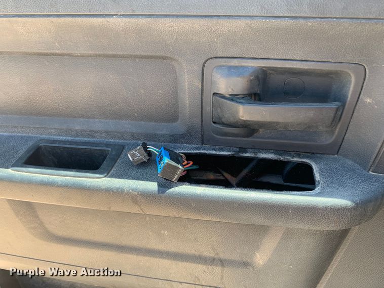 image for item DM7892 2012 Dodge Ram 5500HD Crew Cab flatbed truck