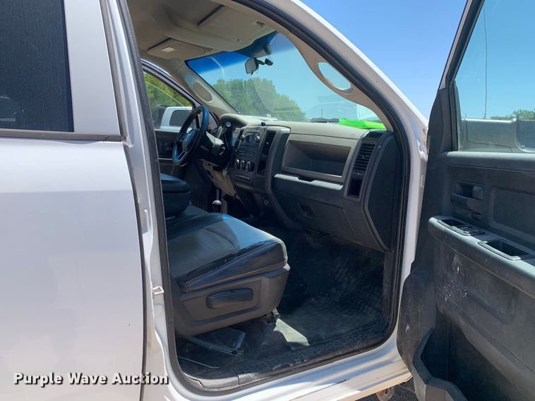 image for item DM7892 2012 Dodge Ram 5500HD Crew Cab flatbed truck