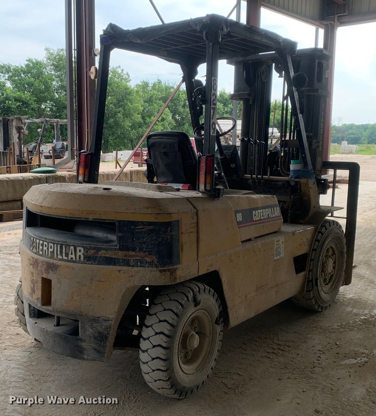 image for item DM7895 1994 Caterpillar DP40 forklift