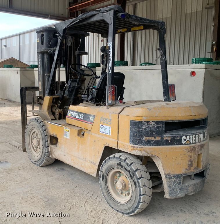 image for item DM7895 1994 Caterpillar DP40 forklift