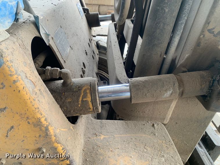 image for item DM7895 1994 Caterpillar DP40 forklift