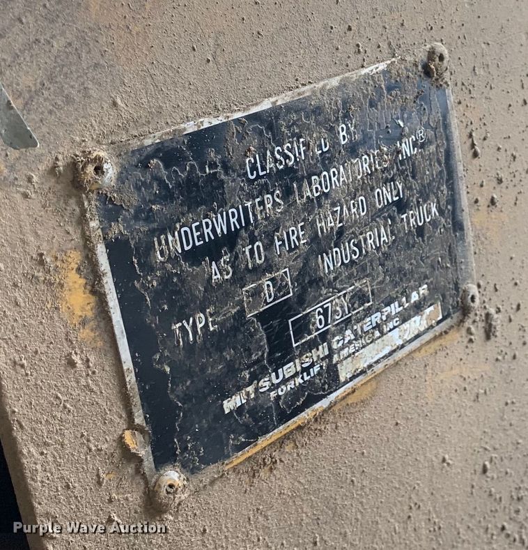 image for item DM7895 1994 Caterpillar DP40 forklift