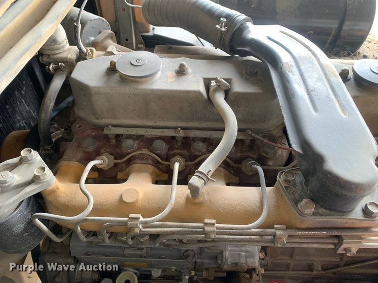 image for item DM7895 1994 Caterpillar DP40 forklift