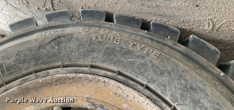 image for item DM7895 1994 Caterpillar DP40 forklift