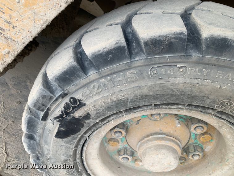 image for item DM7895 1994 Caterpillar DP40 forklift