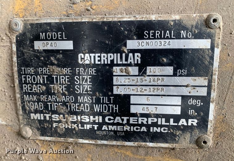 image for item DM7895 1994 Caterpillar DP40 forklift