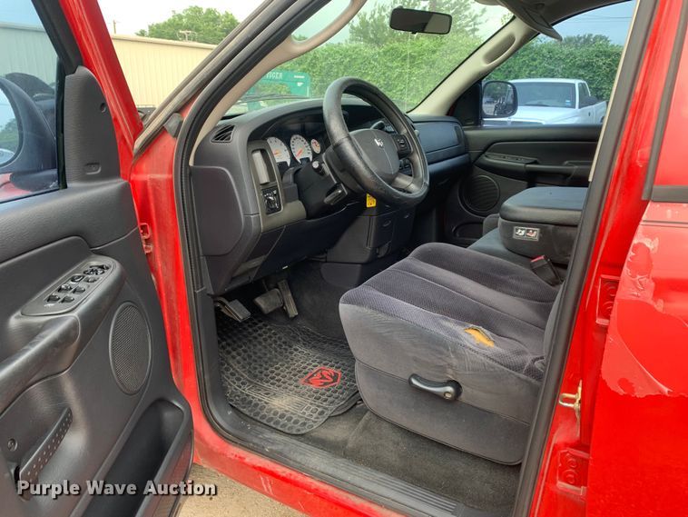 image for item DM7898 2004 Dodge Ram 1500 Quad Cab pickup truck