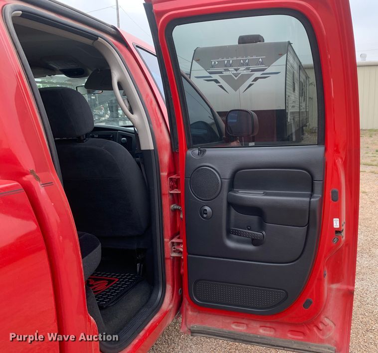 image for item DM7898 2004 Dodge Ram 1500 Quad Cab pickup truck