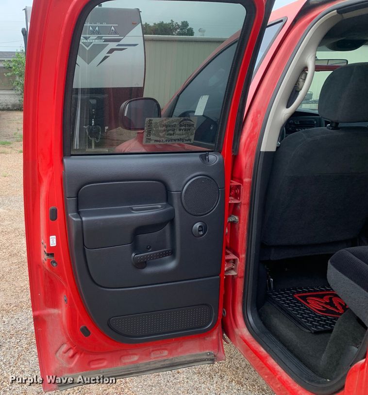 image for item DM7898 2004 Dodge Ram 1500 Quad Cab pickup truck