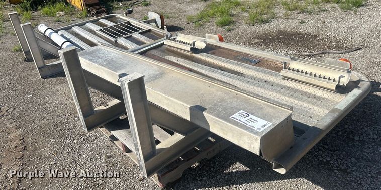 image for item DO6513 (2) Merritt aluminum headache racks