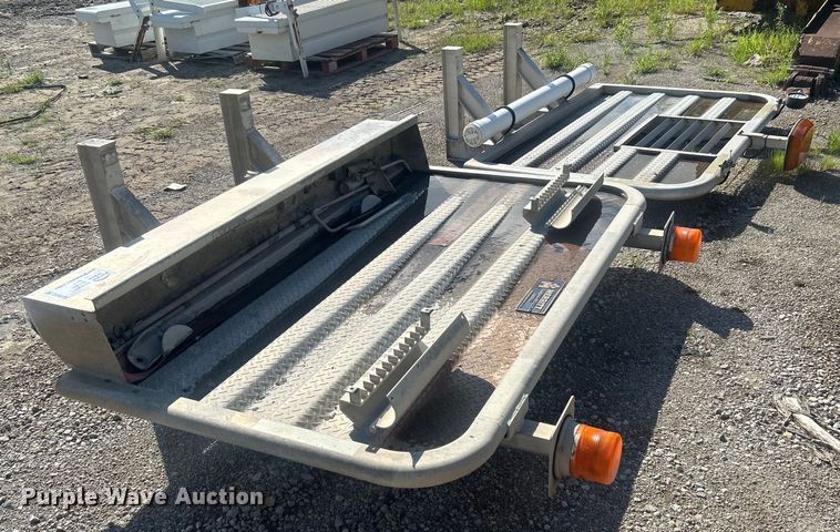 image for item DO6513 (2) Merritt aluminum headache racks