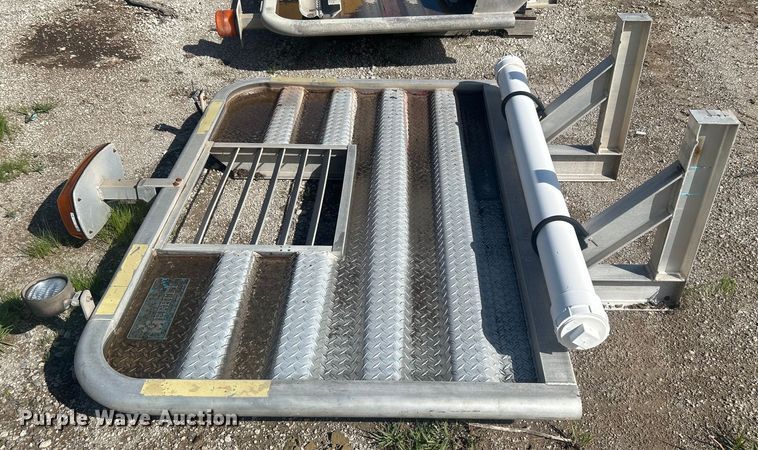 image for item DO6513 (2) Merritt aluminum headache racks