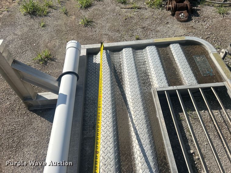 image for item DO6513 (2) Merritt aluminum headache racks