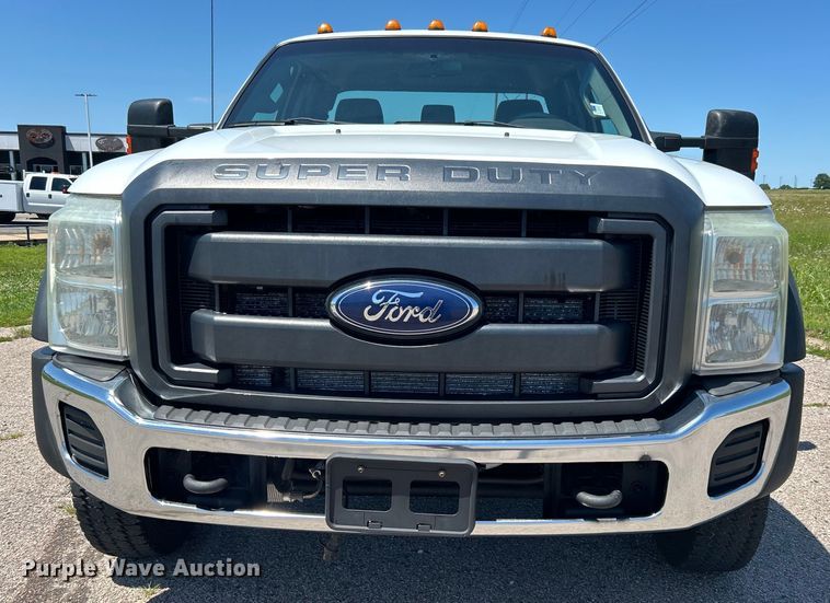 image for item DO6527 2013 Ford  F550 SuperCab truck cab and chassis