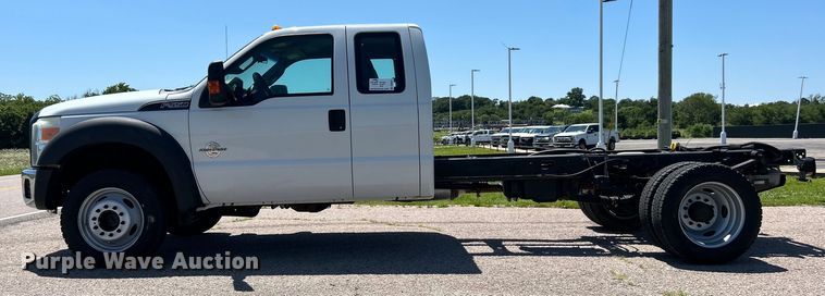 image for item DO6527 2013 Ford  F550 SuperCab truck cab and chassis