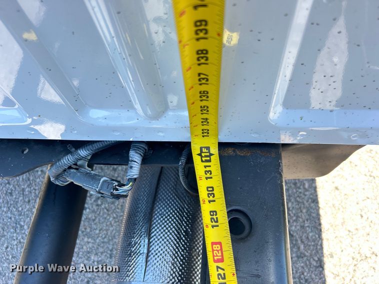 image for item DO6527 2013 Ford  F550 SuperCab truck cab and chassis