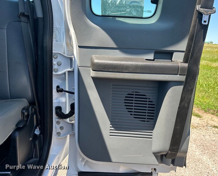 image for item DO6527 2013 Ford  F550 SuperCab truck cab and chassis