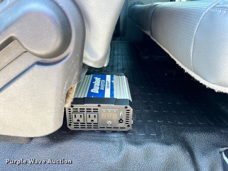 image for item DO6527 2013 Ford  F550 SuperCab truck cab and chassis