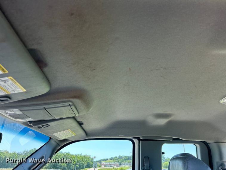 image for item DO6527 2013 Ford  F550 SuperCab truck cab and chassis