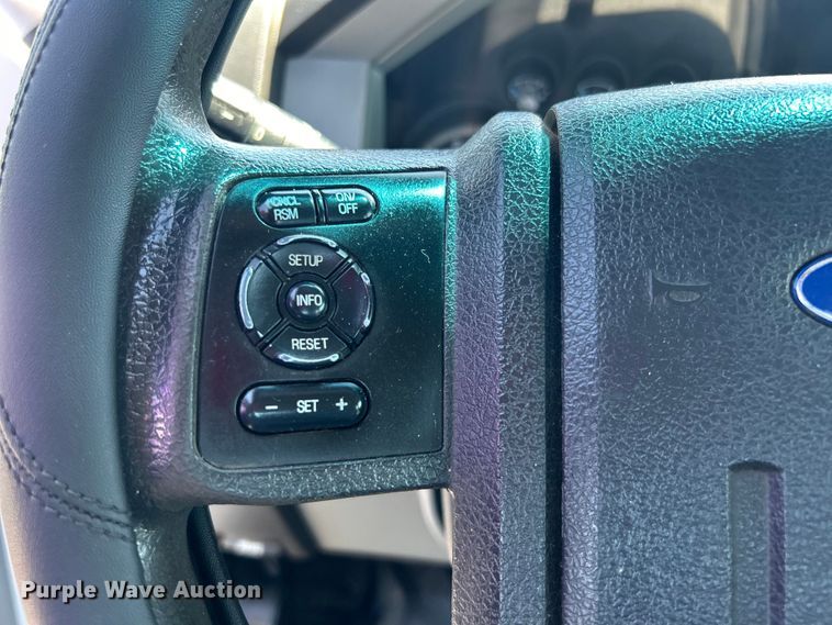 image for item DO6527 2013 Ford  F550 SuperCab truck cab and chassis