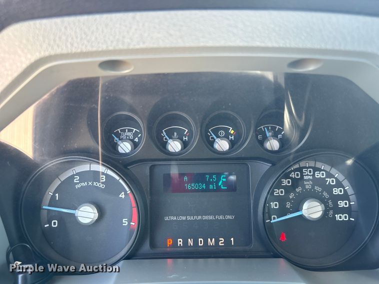 image for item DO6527 2013 Ford  F550 SuperCab truck cab and chassis