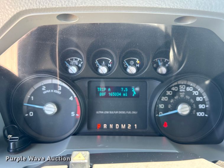 image for item DO6527 2013 Ford  F550 SuperCab truck cab and chassis