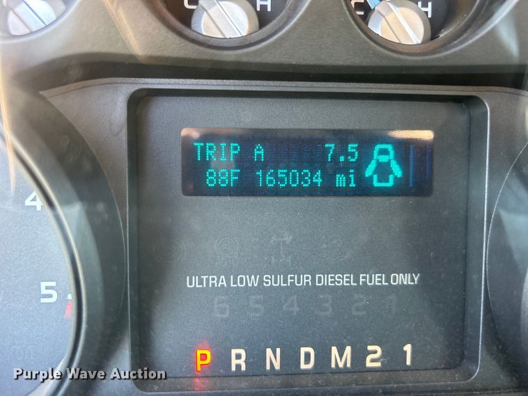 image for item DO6527 2013 Ford  F550 SuperCab truck cab and chassis