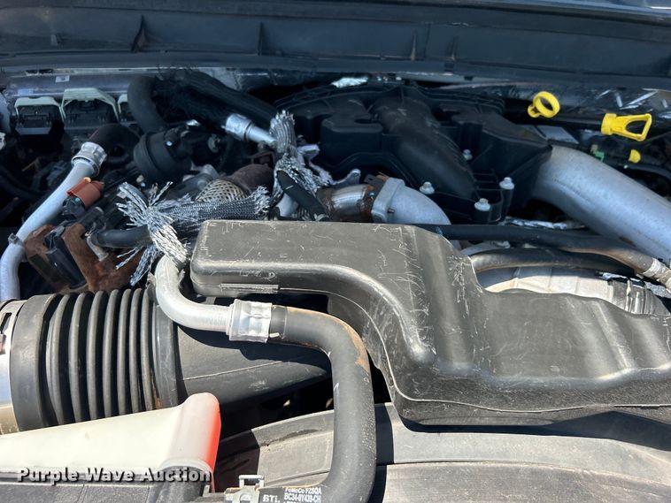 image for item DO6527 2013 Ford  F550 SuperCab truck cab and chassis