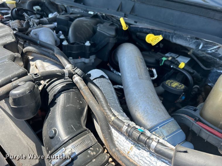 image for item DO6527 2013 Ford  F550 SuperCab truck cab and chassis